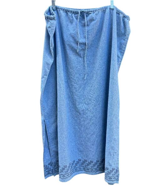 Eddie Bauer Embroidered Denim Skirt (2XL) // Thrift & Vintage